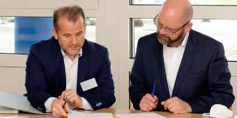 Vertragsunterzeichnung