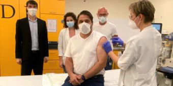 Beschäftigte des Burglengenfelder Krankenhaus lassen sich gegen Grippe impfen