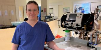 Dr. Michael Schütz, Chef der Intensivstation