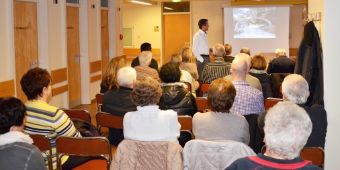 Bild: Dr. Cedl bei Klinik im Dialog