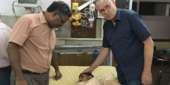 Professor Dr Dr Kreusch in Indien