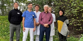 Felix Sasse, Oberarzt Dr. Martin Gregor, Dr. Josef Zäch, Dr. Albert Pronath, Leitende Oberärztin Paula Loibl, Betriebsratsvorsitzende Alice Böhm. 